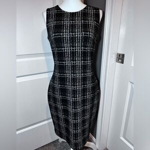 Calvin Klein Black White Plaid Sheath Dress Size 10 Soft Fitted Holiday Work